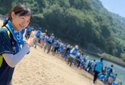 OG4名で参加しました！清掃活動以外にも稚魚の放流やバドミントン体験会も行いました！！ 写真
