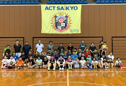 ビークルーエッセバドミントン教室☆最後は全員で集合写真☆
